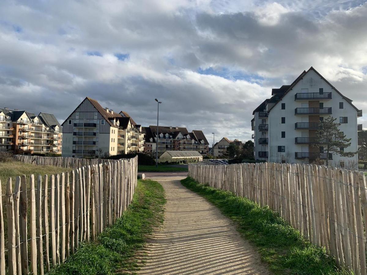 2 Pieces Acces Mer Et Thalasso Cabourg Extérieur photo